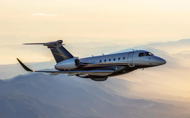 Super midsize private jet