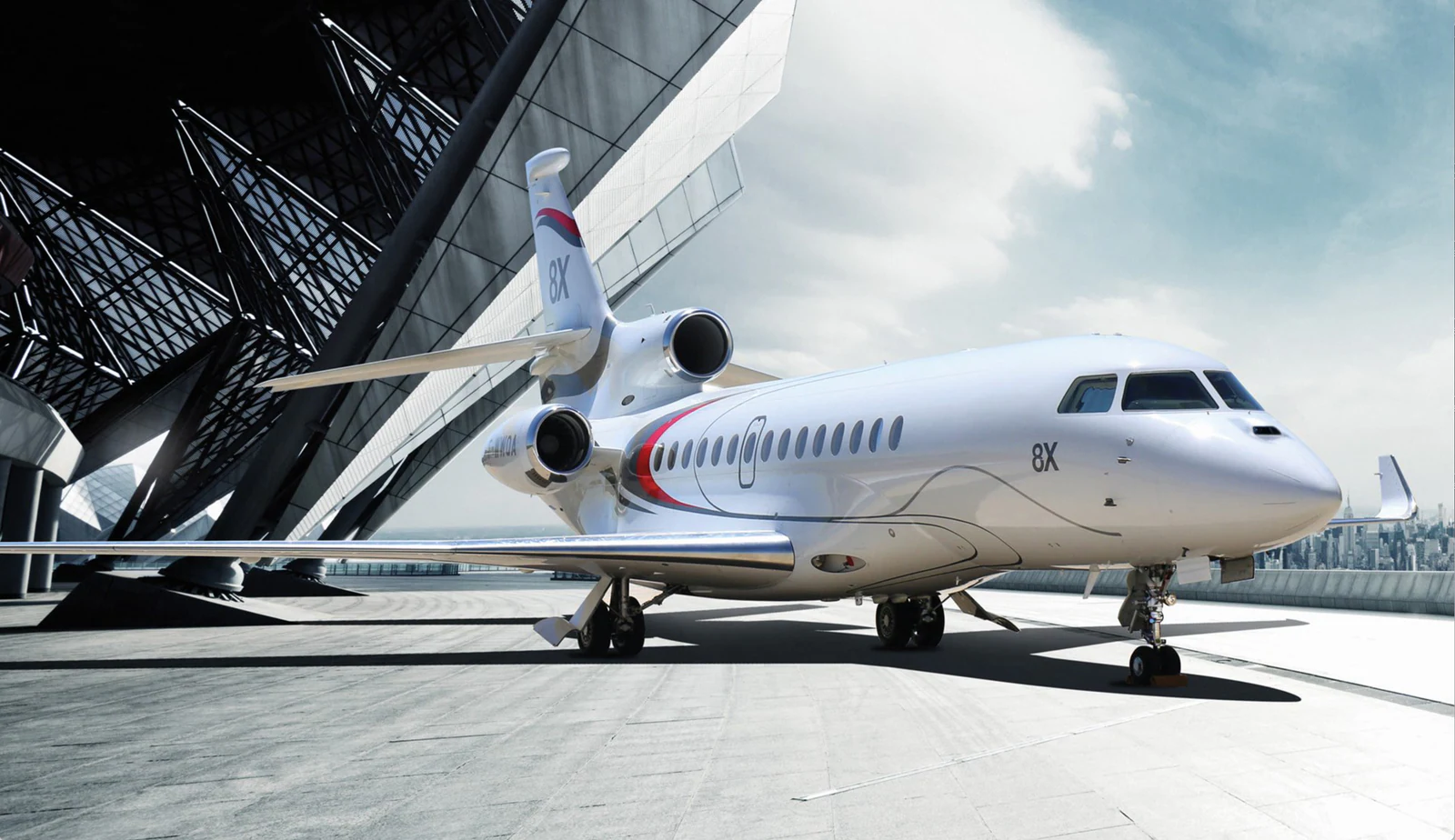 Dassault Falcon 8X exterior
