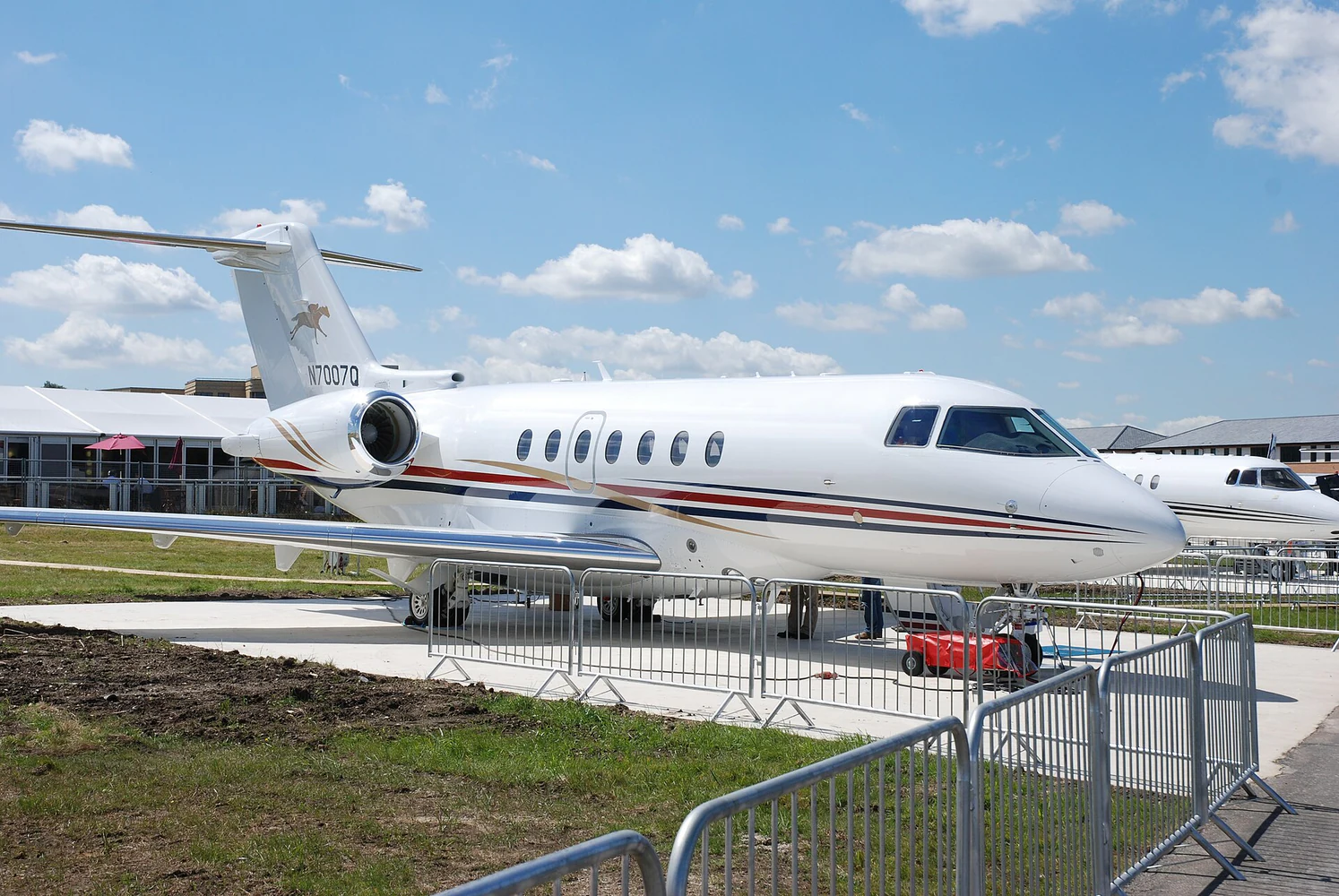 Hawker 4000
