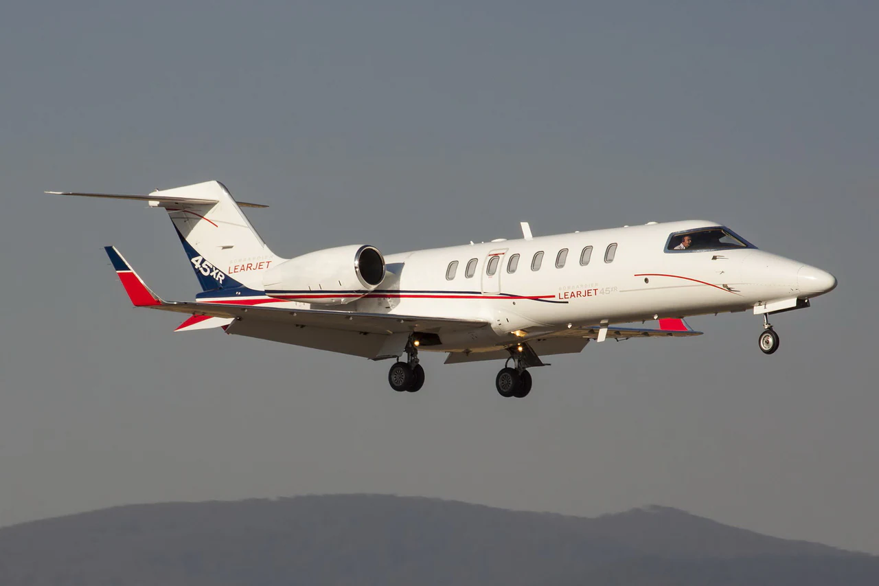 Learjet 45 / 45XR exterior