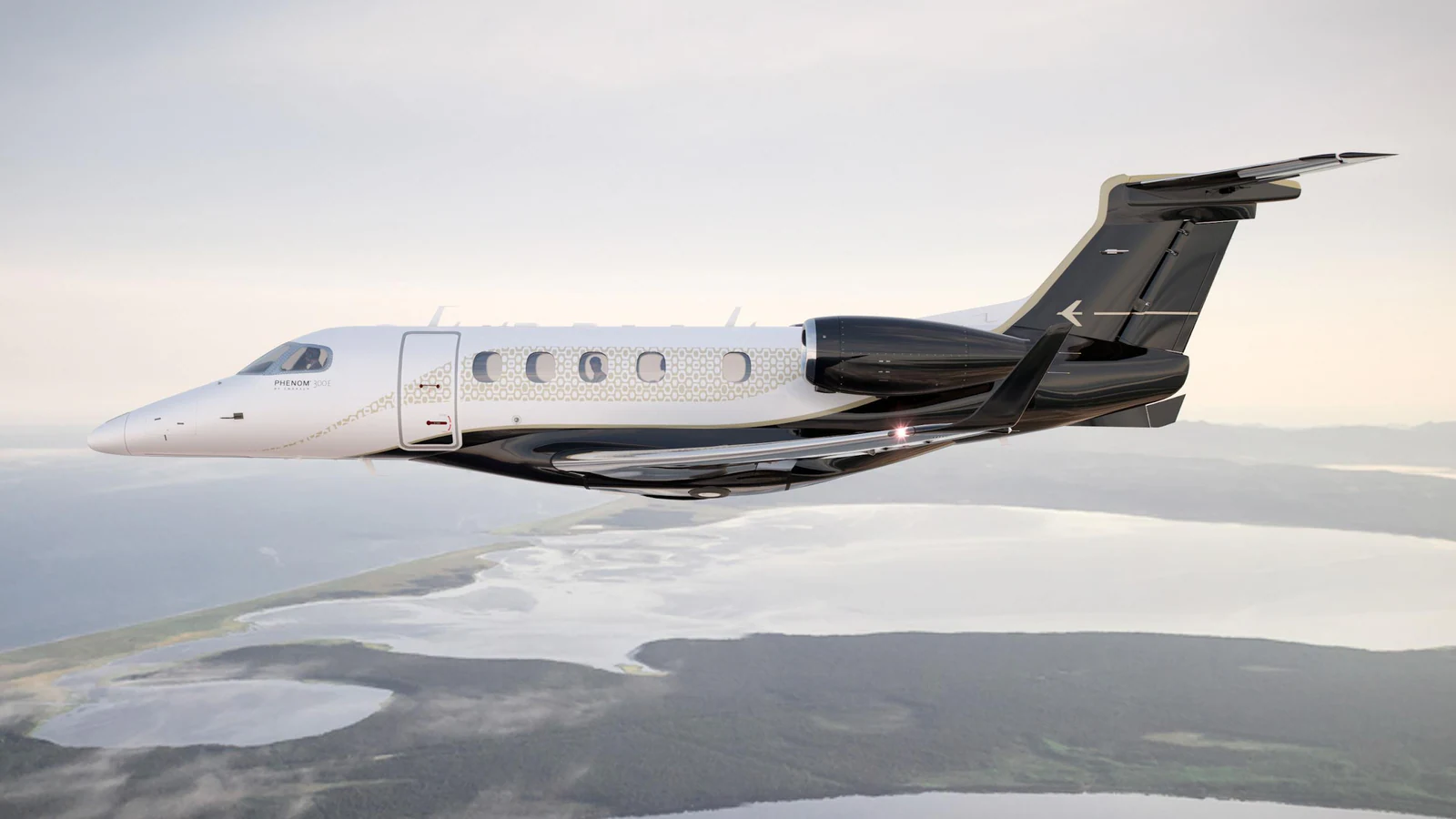Embraer Phenom 300E exterior